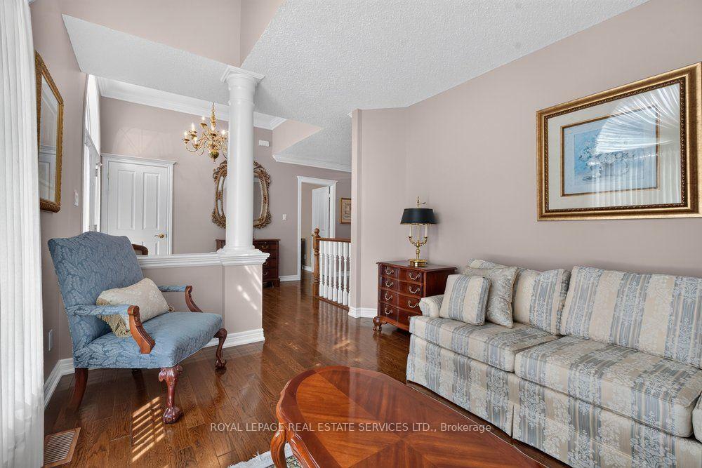 Photo 10 of 36 Worthington Drive, Clarington, Courtice — HOMEH