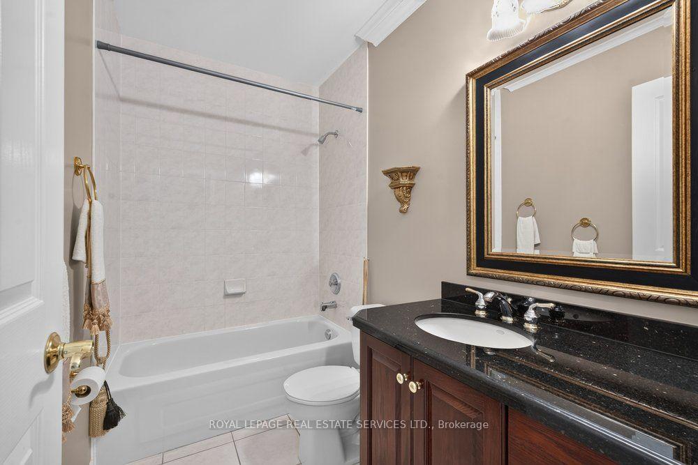 Photo 24 of 36 Worthington Drive, Clarington, Courtice — HOMEH