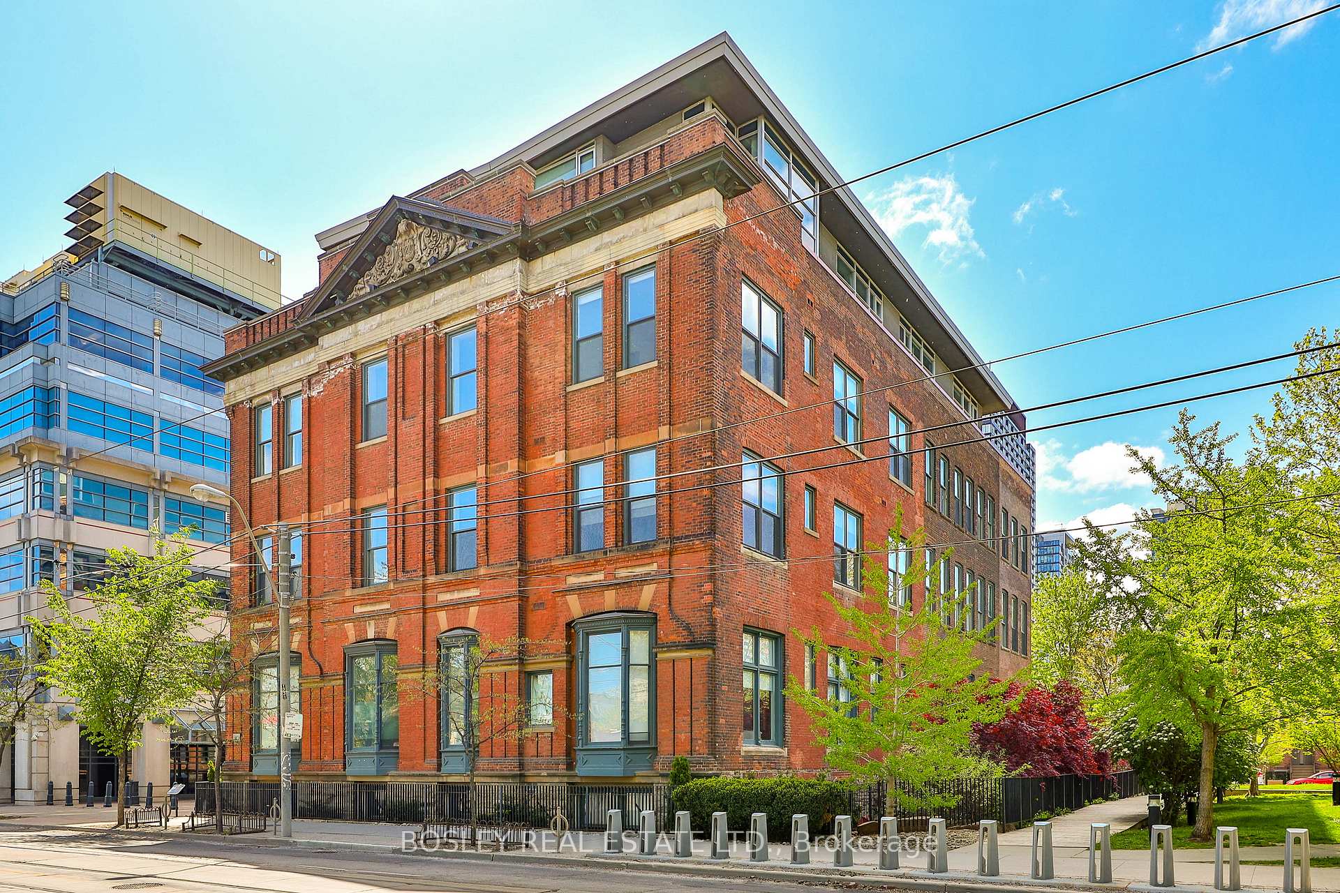 Front of Unit 405, 915 King Street W