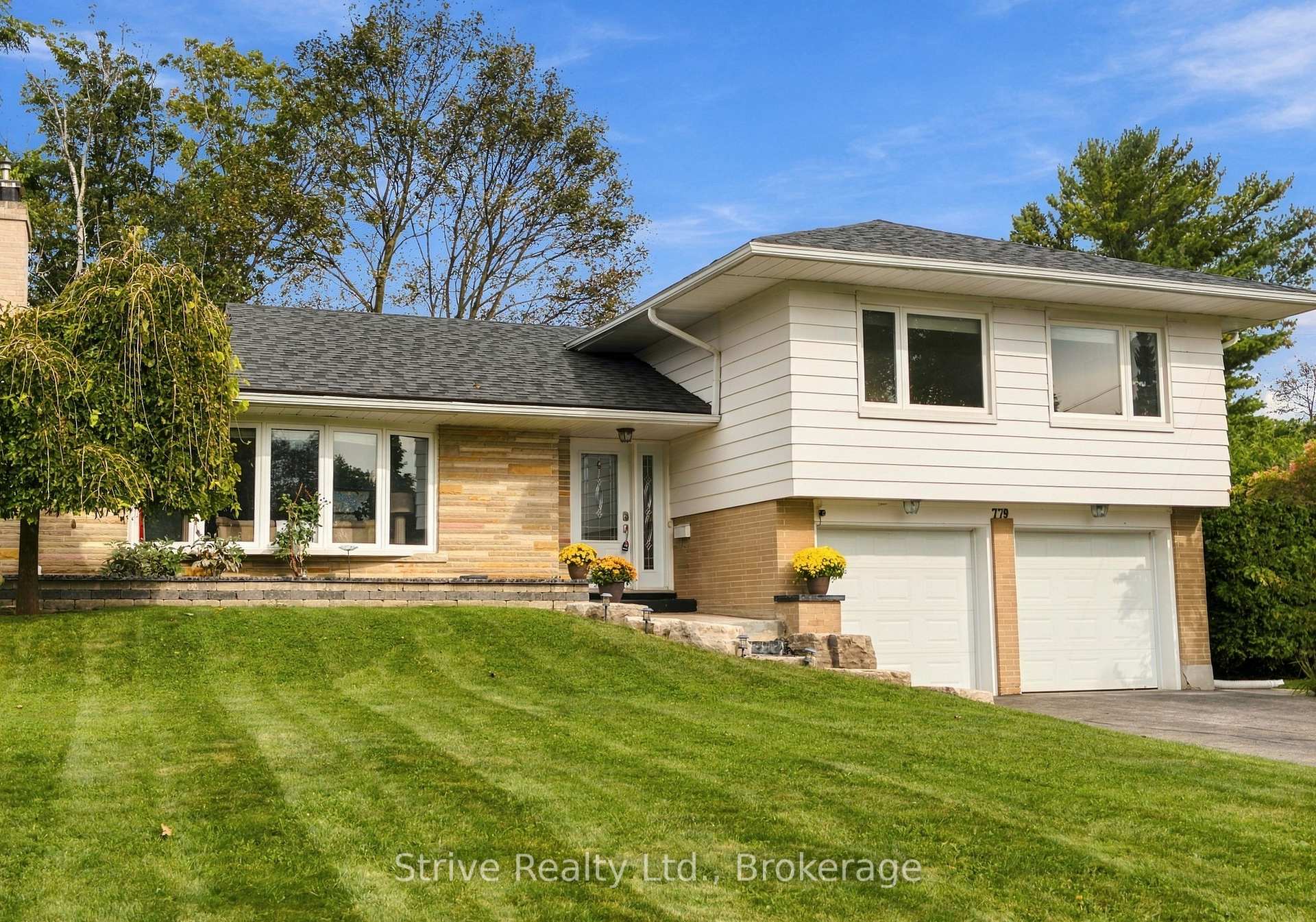 Photo 2 of 779 Bessborough Drive, Oshawa, Centennial — HOMEH