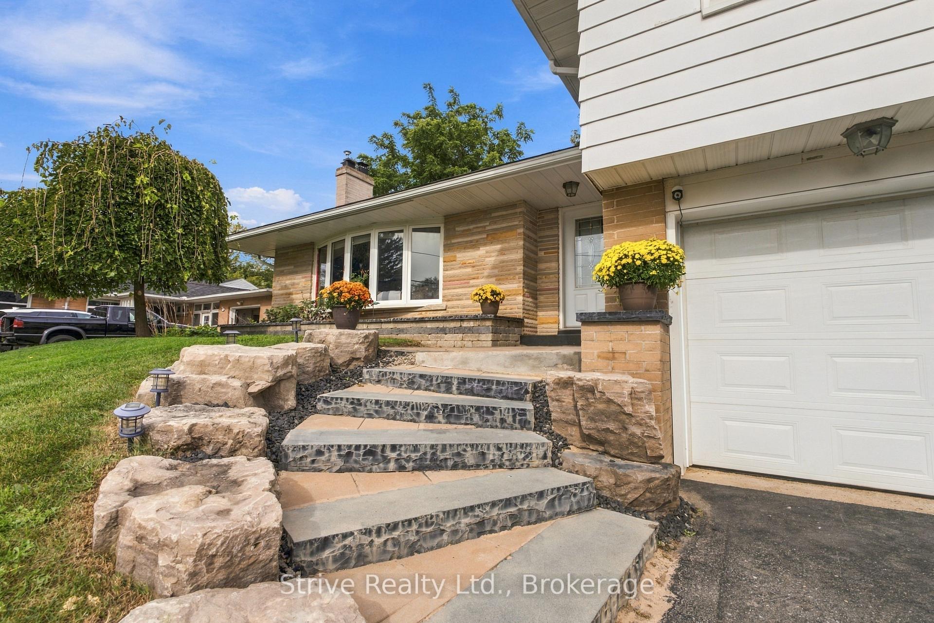 Photo 3 of 779 Bessborough Drive, Oshawa, Centennial — HOMEH
