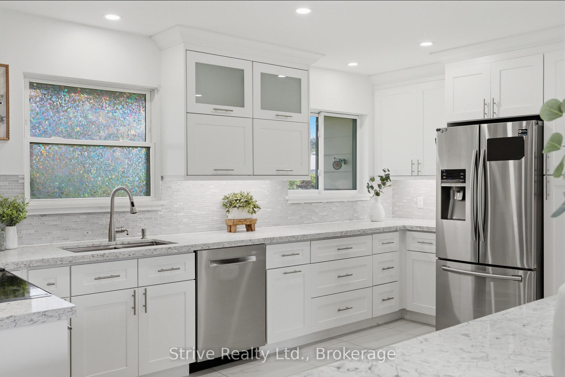 Photo 9 of 779 Bessborough Drive, Oshawa, Centennial — HOMEH