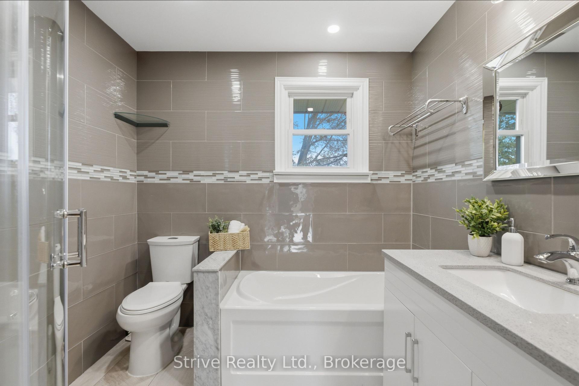 Photo 25 of 779 Bessborough Drive, Oshawa, Centennial — HOMEH