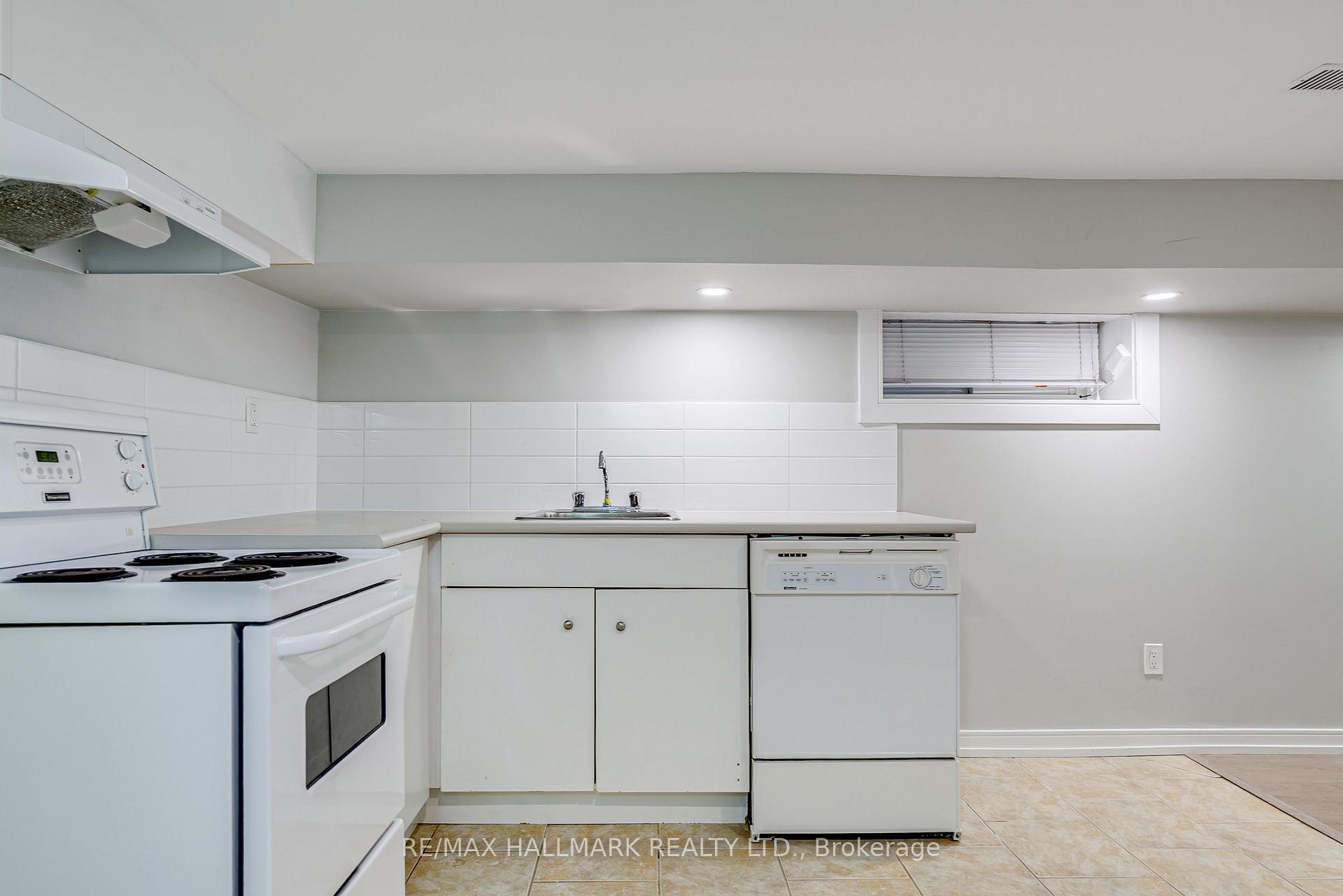 Photo 7 of Unit Lower, 115 Rainsford Road, Toronto, The Beaches — HOMEH