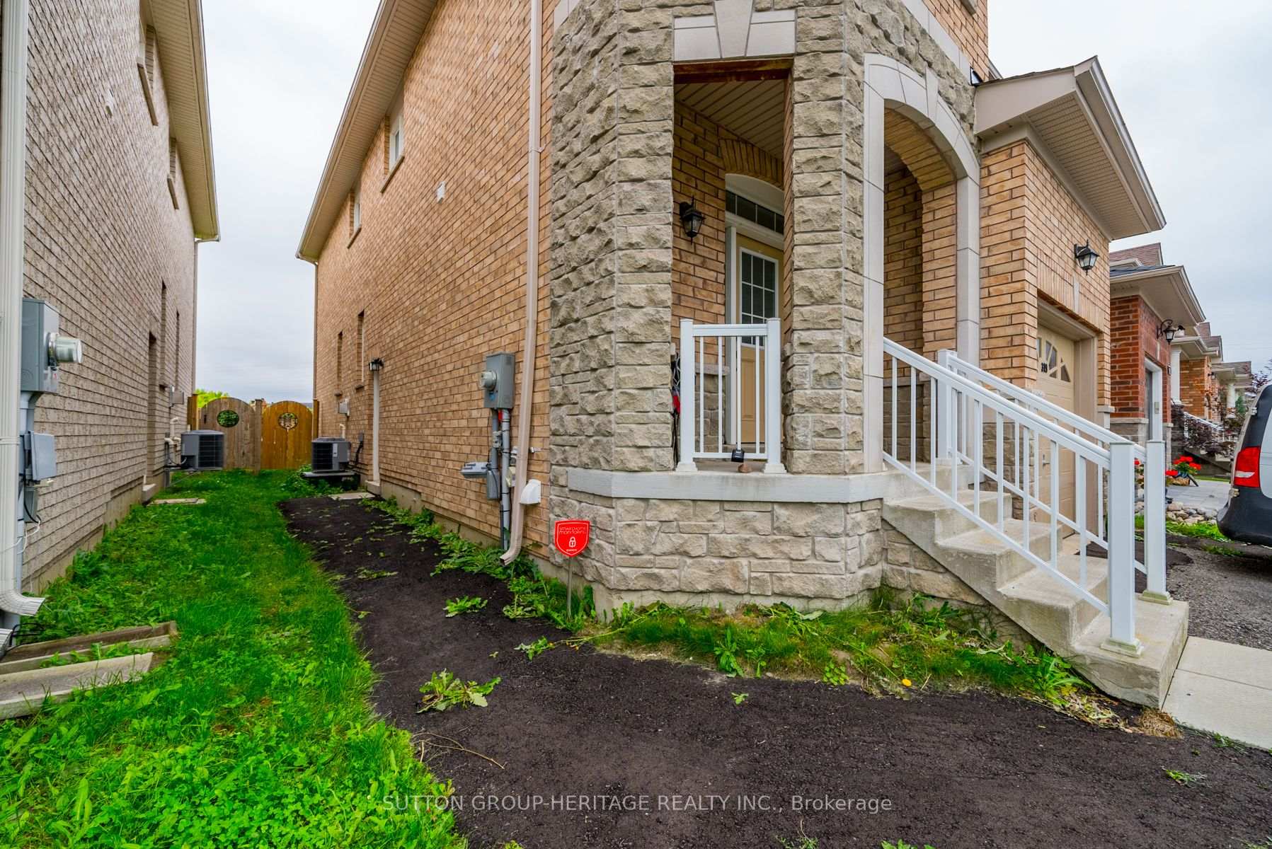 Photo 2 of Unit Lower, 319 Rita's Avenue, Newmarket, Summerhill Estates — HOMEH