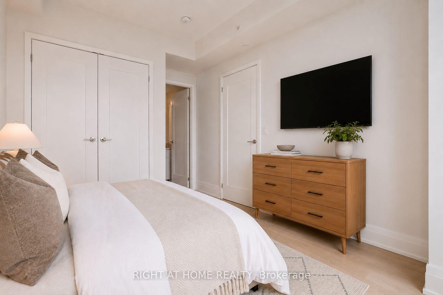 Photo 8 of Unit 308, 25 Malcolm Road, Toronto, Leaside — HOMEH