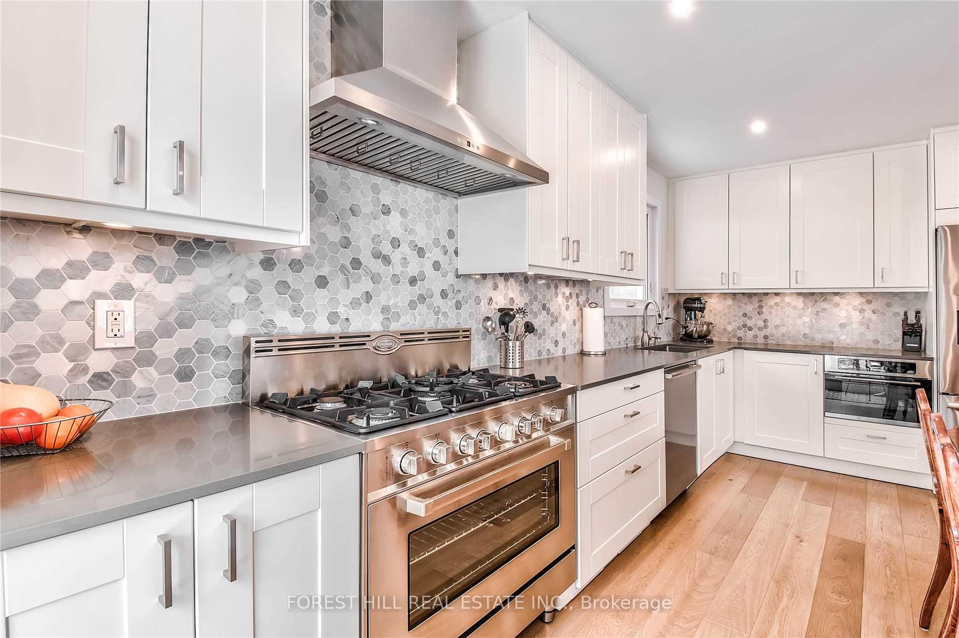 Photo 4 of 3 Shakespeare Drive, Guelph, Victoria North — HOMEH