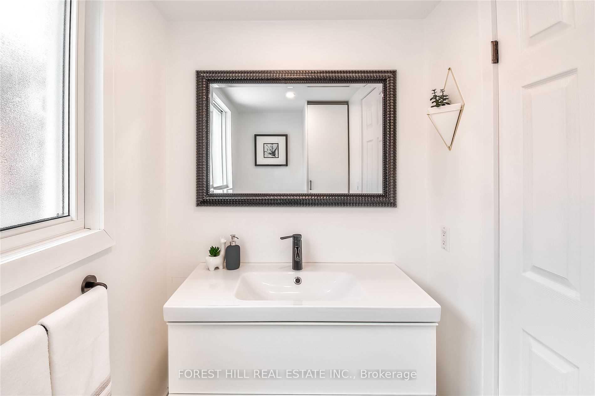 Photo 12 of 3 Shakespeare Drive, Guelph, Victoria North — HOMEH