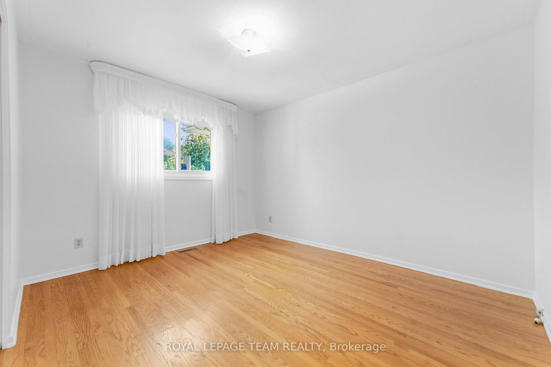 Photo 11 of 1515 Valmarie Avenue, Ottawa, Carleton Heights — HOMEH