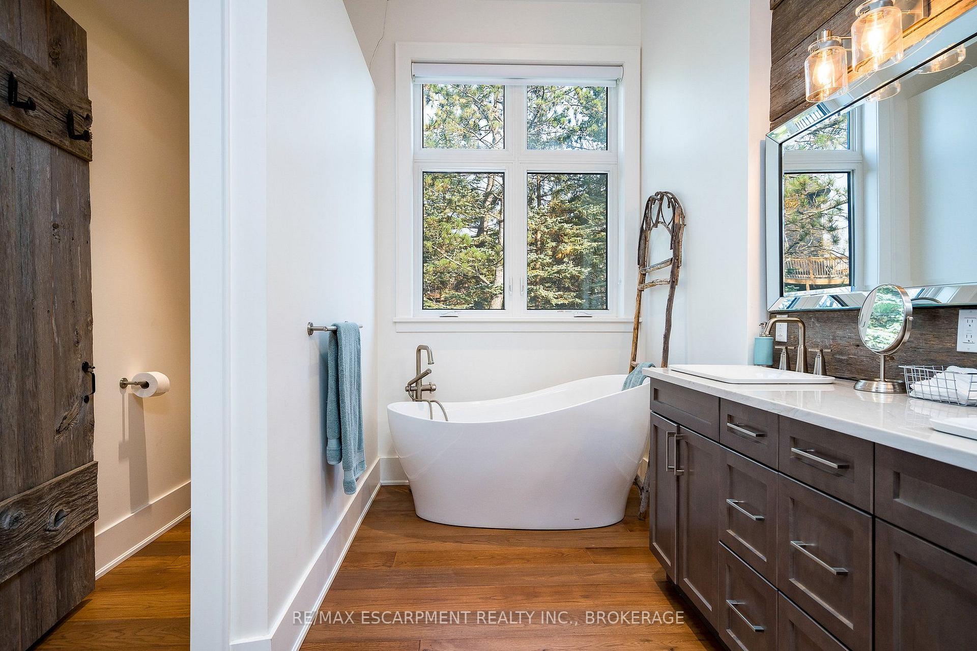 Photo 21 of 4 Buckingham Boulevard, Collingwood — HOMEH