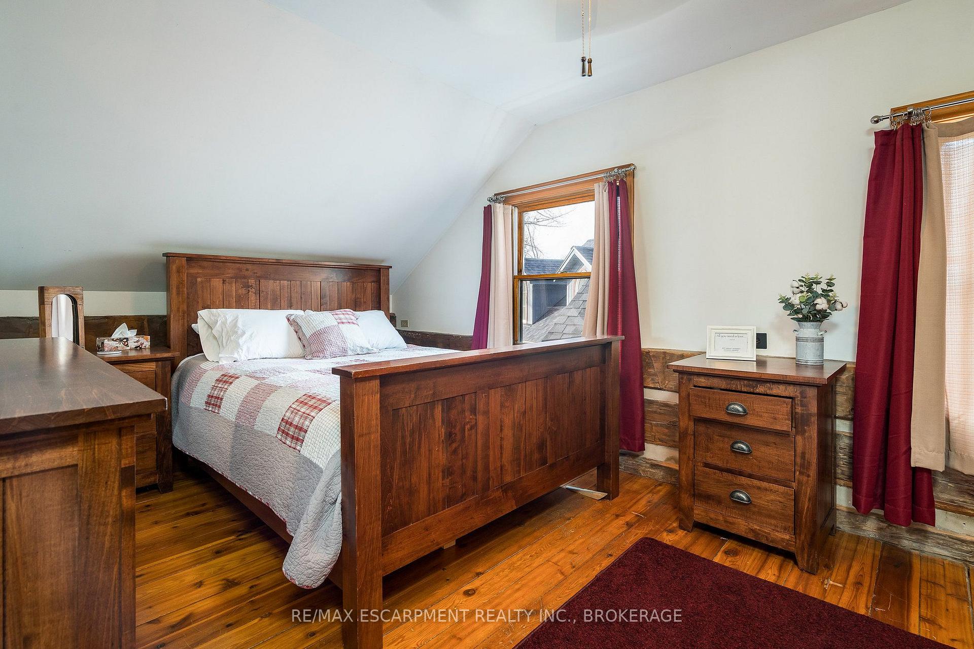 Photo 24 of 4 Buckingham Boulevard, Collingwood — HOMEH