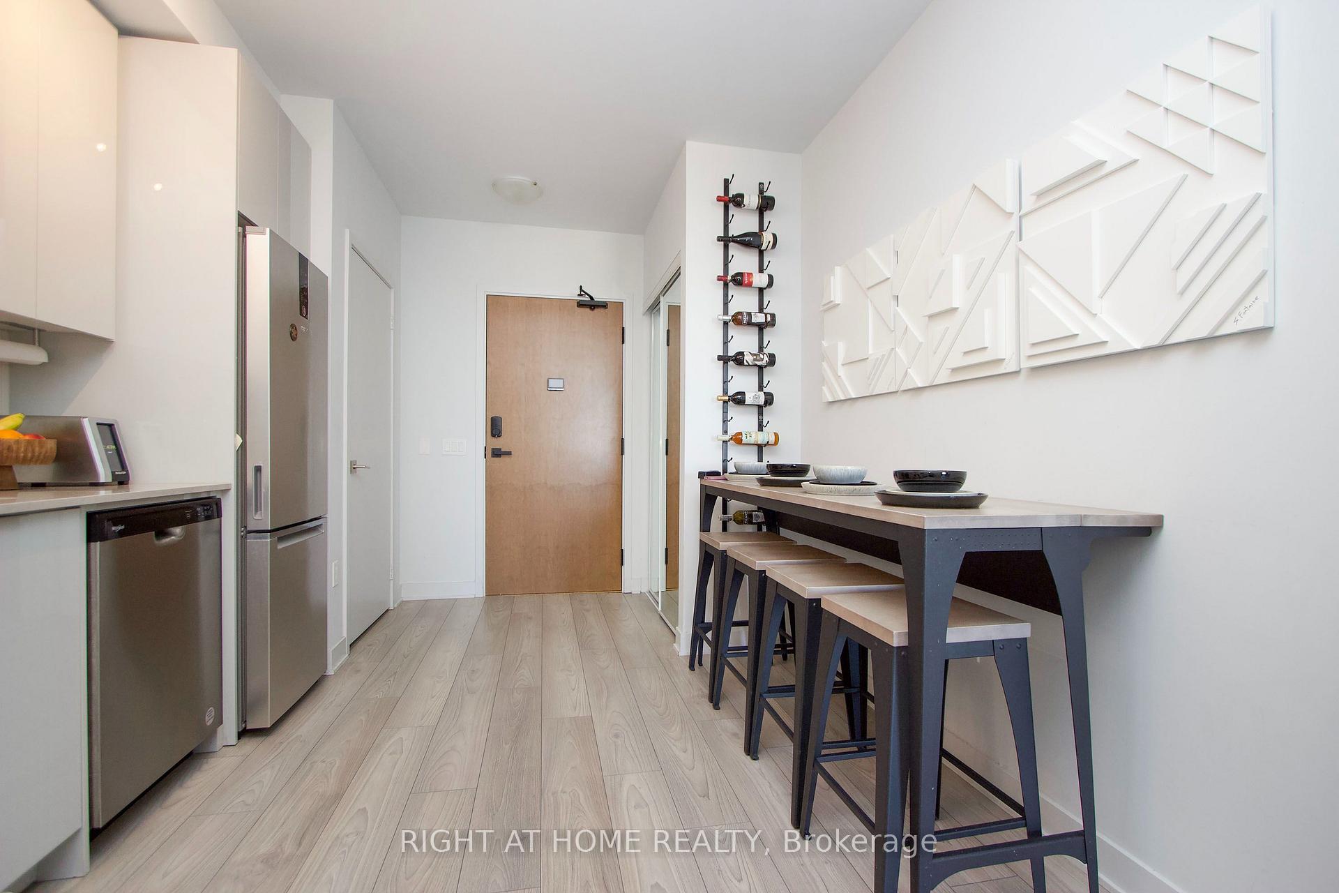 Photo 12 of Unit 903, 2920 Highway 7, Vaughan, Concord — HOMEH