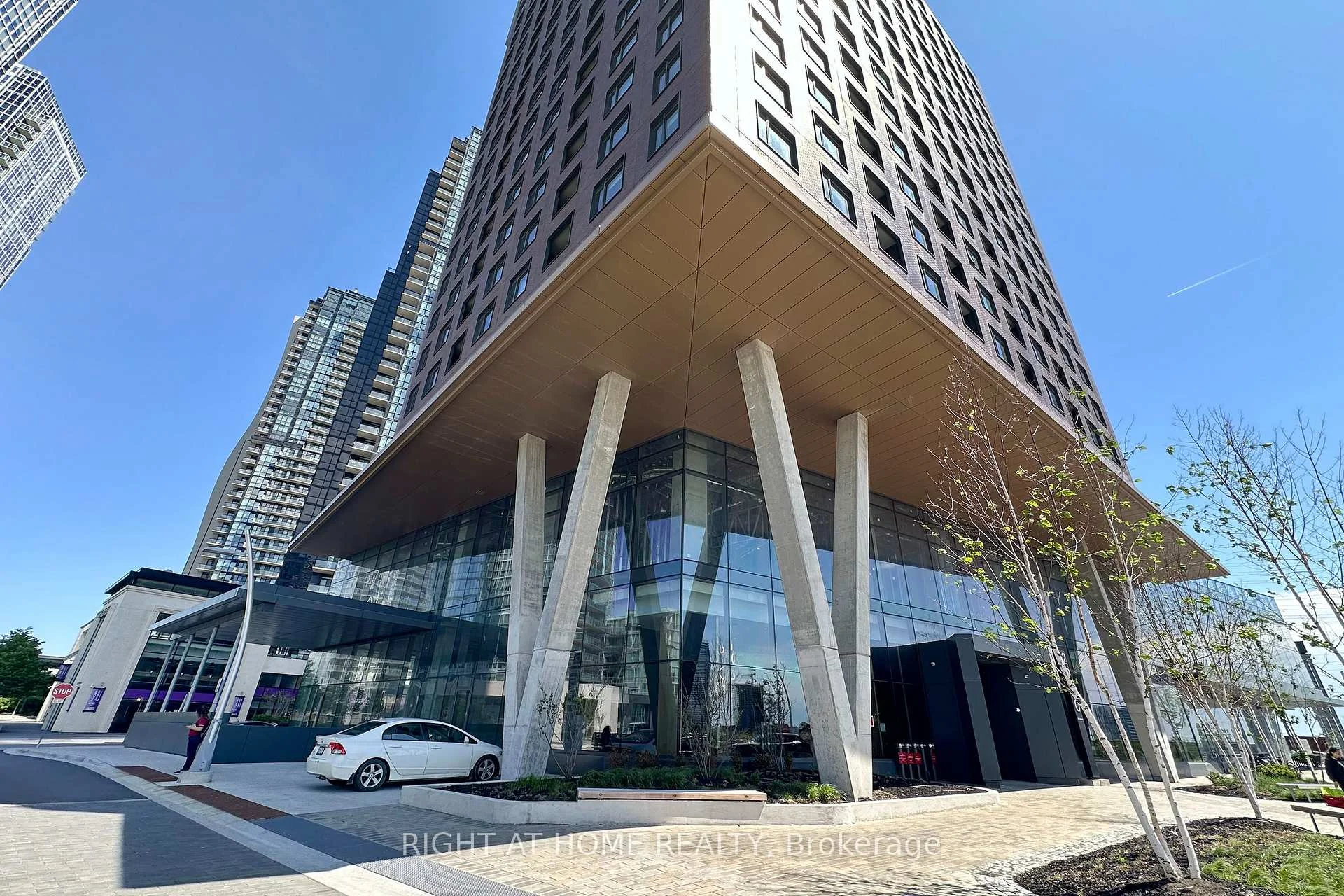 Photo 5 of Unit 903, 2920 Highway 7, Vaughan, Concord — HOMEH