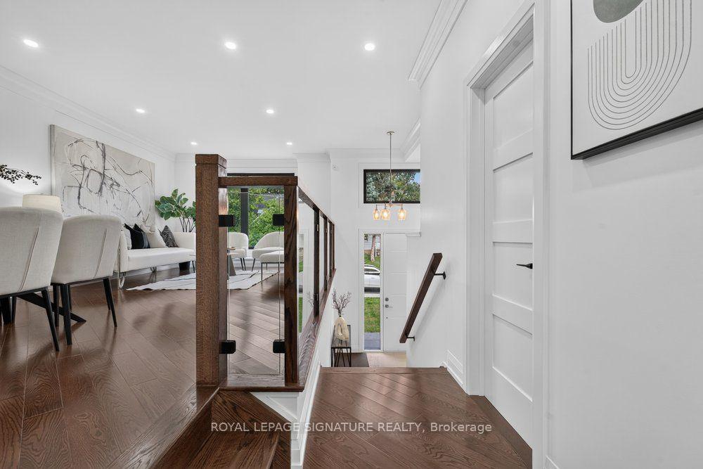 Photo 4 of 48 B Maybourne Ave, Scarborough, Clairlea-Birchmount — HOMEH