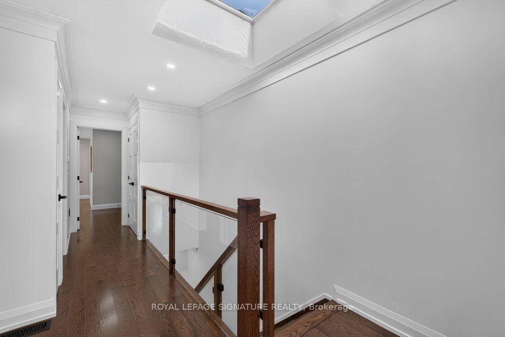 Photo 24 of 48 B Maybourne Ave, Scarborough, Clairlea-Birchmount — HOMEH