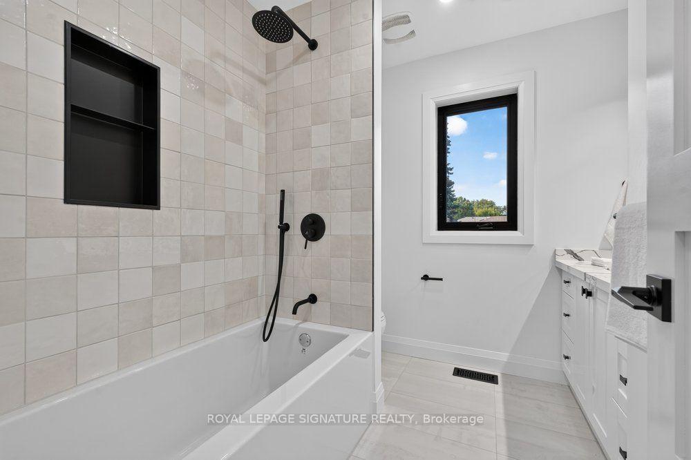 Photo 34 of 48 B Maybourne Ave, Scarborough, Clairlea-Birchmount — HOMEH