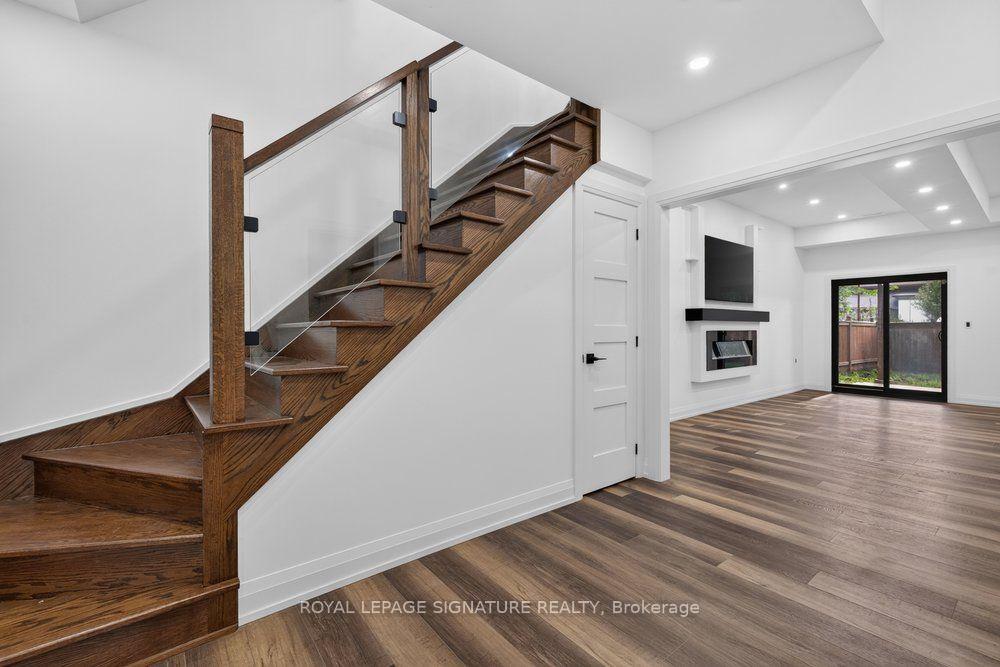 Photo 38 of 48 B Maybourne Ave, Scarborough, Clairlea-Birchmount — HOMEH