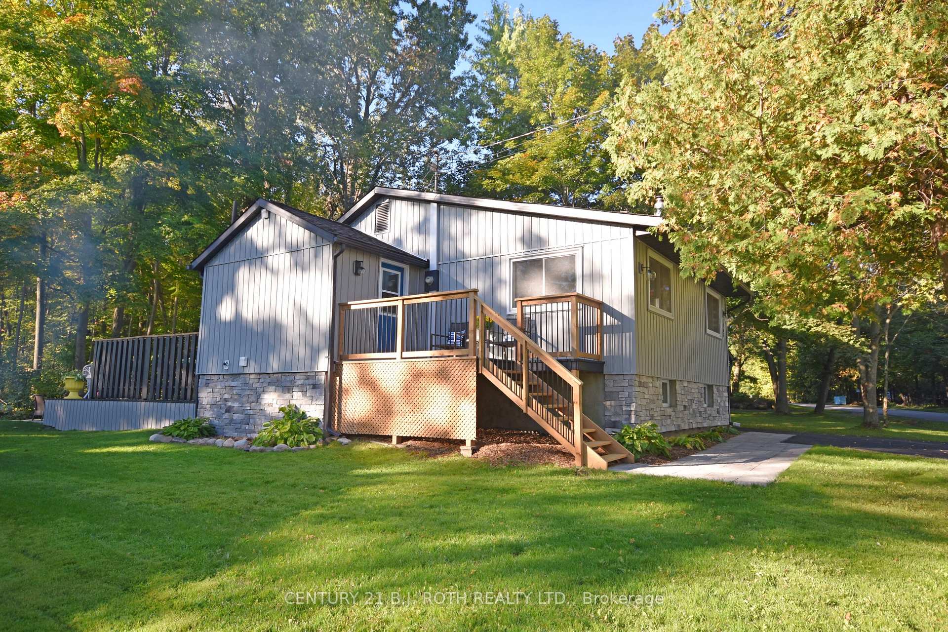 Photo 1 of 263 Robin's Point Road, Tay, Victoria Harbour — HOMEH
