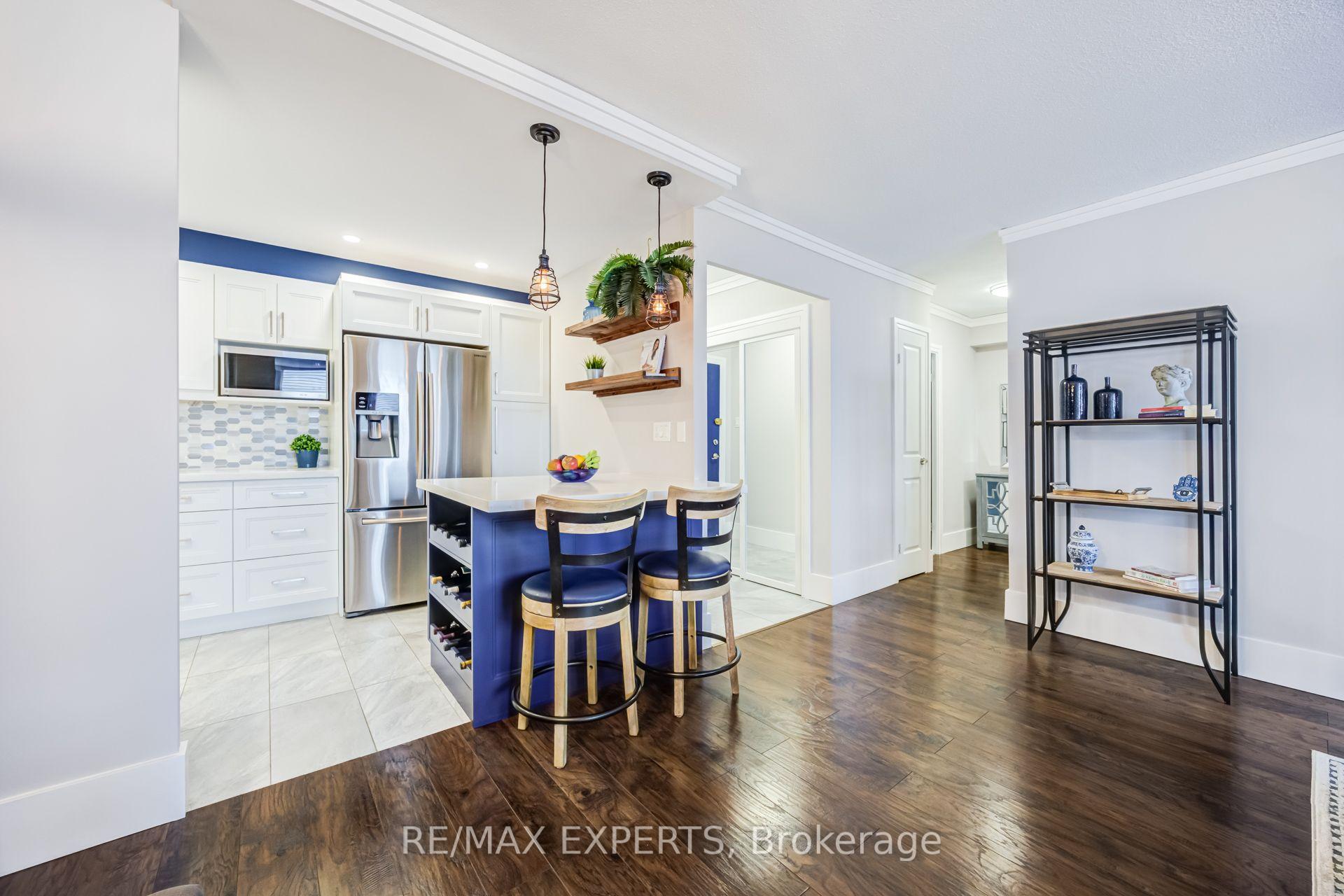 Photo 5 of Unit 1104, 130 Neptune Drive, Toronto, Englemount-Lawrence — HOMEH