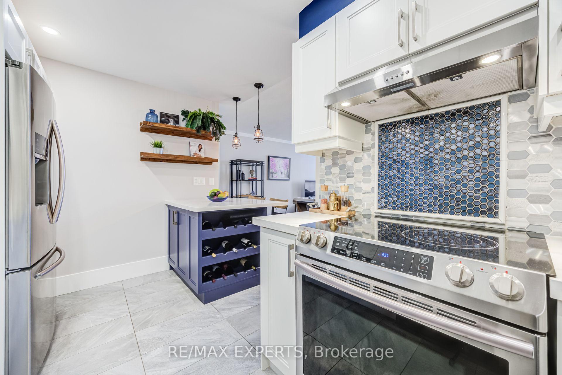 Photo 8 of Unit 1104, 130 Neptune Drive, Toronto, Englemount-Lawrence — HOMEH