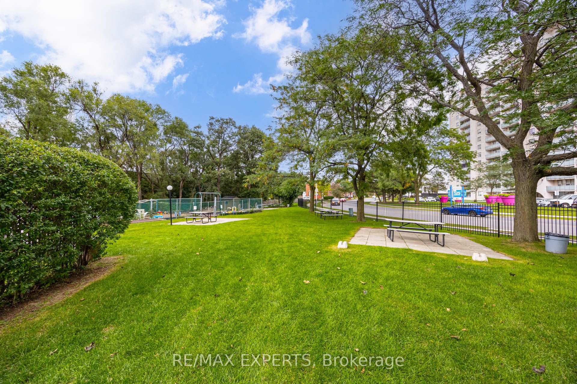 Photo 35 of Unit 1104, 130 Neptune Drive, Toronto, Englemount-Lawrence — HOMEH