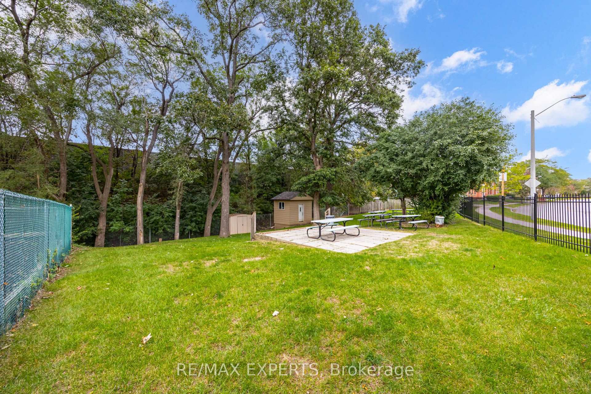 Photo 37 of Unit 1104, 130 Neptune Drive, Toronto, Englemount-Lawrence — HOMEH