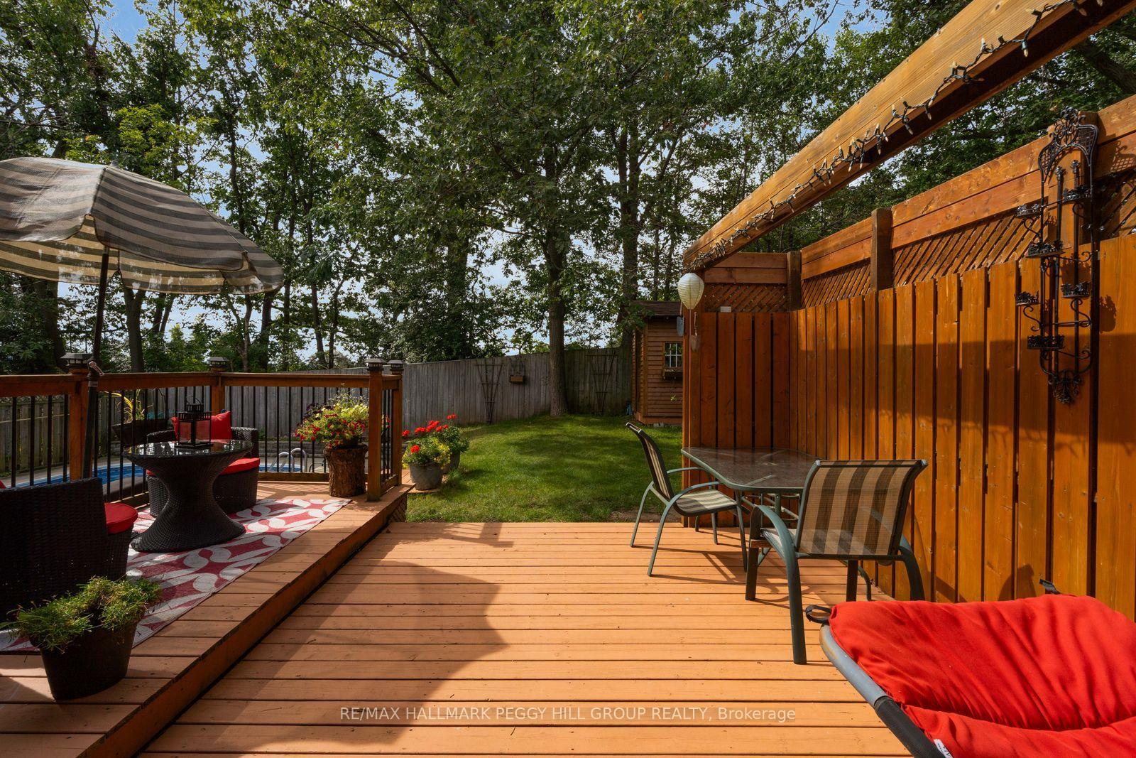 Photo 19 of 320 Leacock Drive, Barrie, Letitia Heights — HOMEH