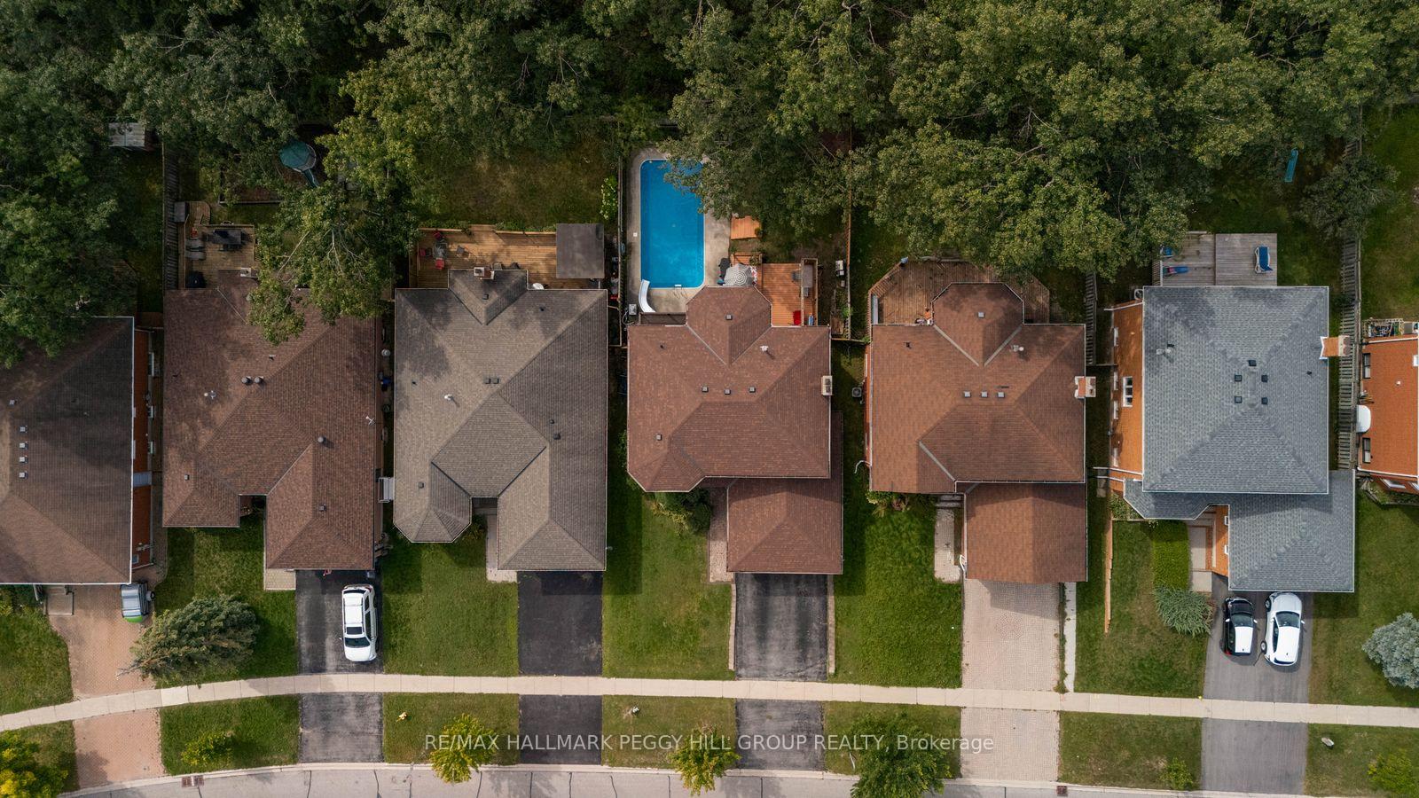 Photo 23 of 320 Leacock Drive, Barrie, Letitia Heights — HOMEH