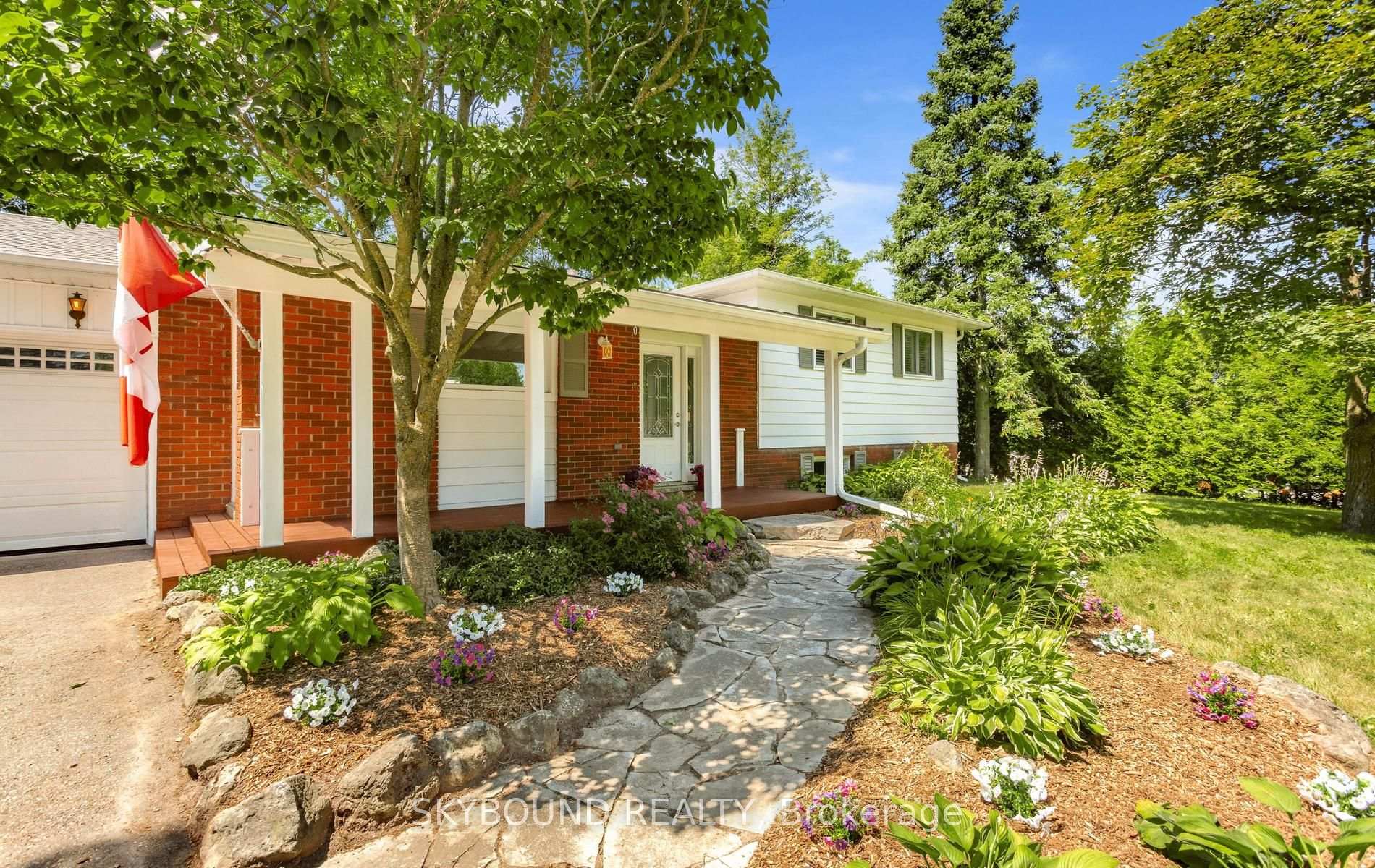 Photo 2 of 9 Delerin Crescent, Erin — HOMEH