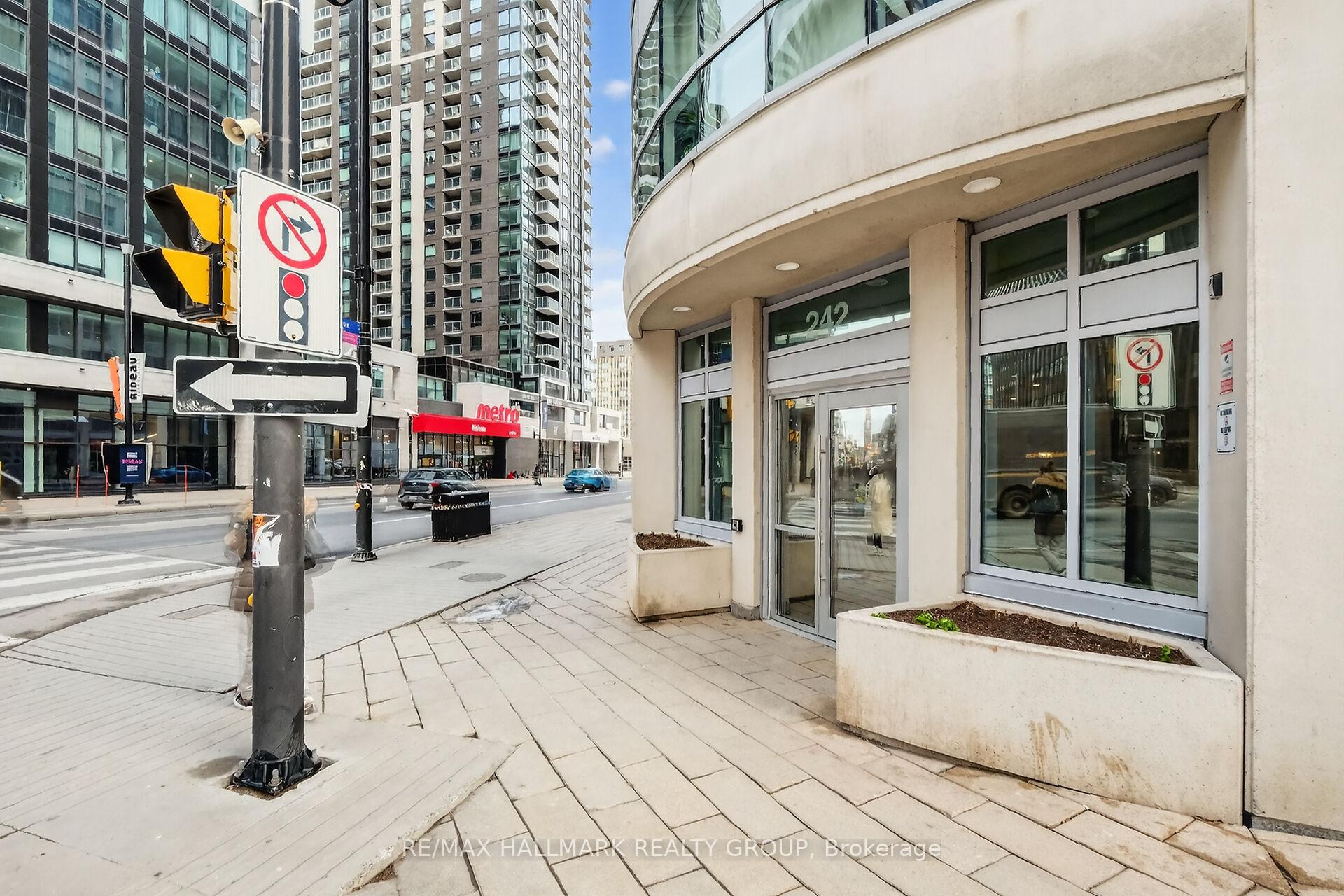 Photo 3 of Unit 206, 242 Rideau Street, Ottawa, Sandy Hill — HOMEH