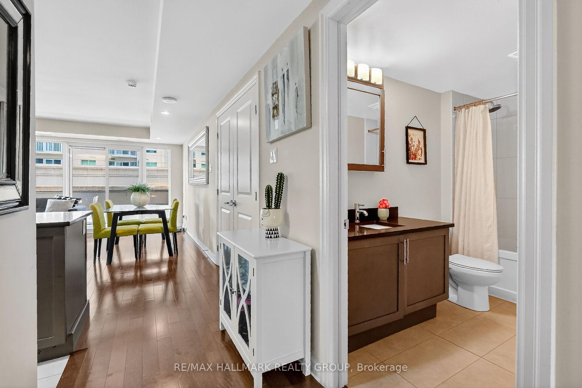 Photo 9 of Unit 206, 242 Rideau Street, Ottawa, Sandy Hill — HOMEH