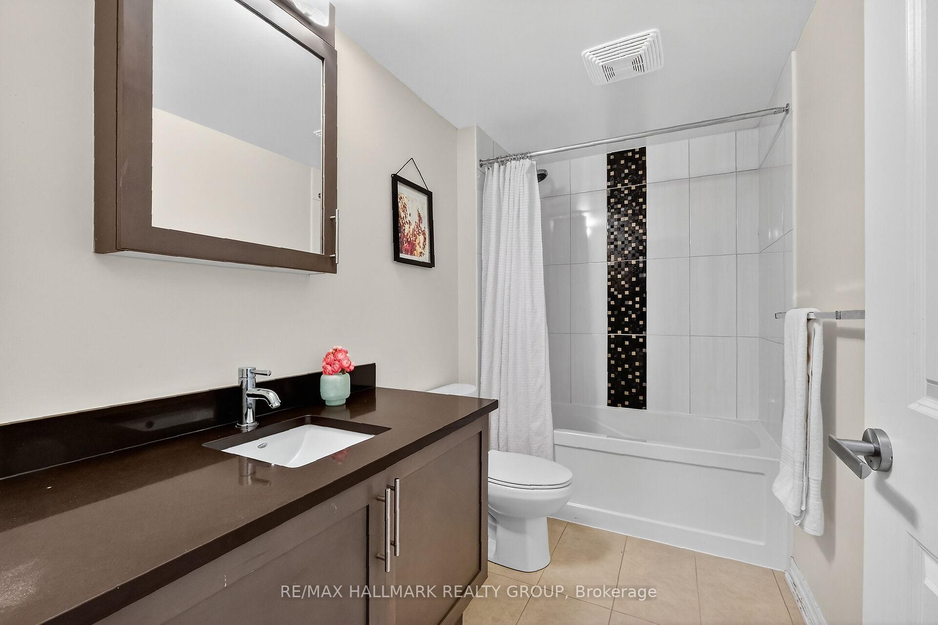Photo 10 of Unit 206, 242 Rideau Street, Ottawa, Sandy Hill — HOMEH
