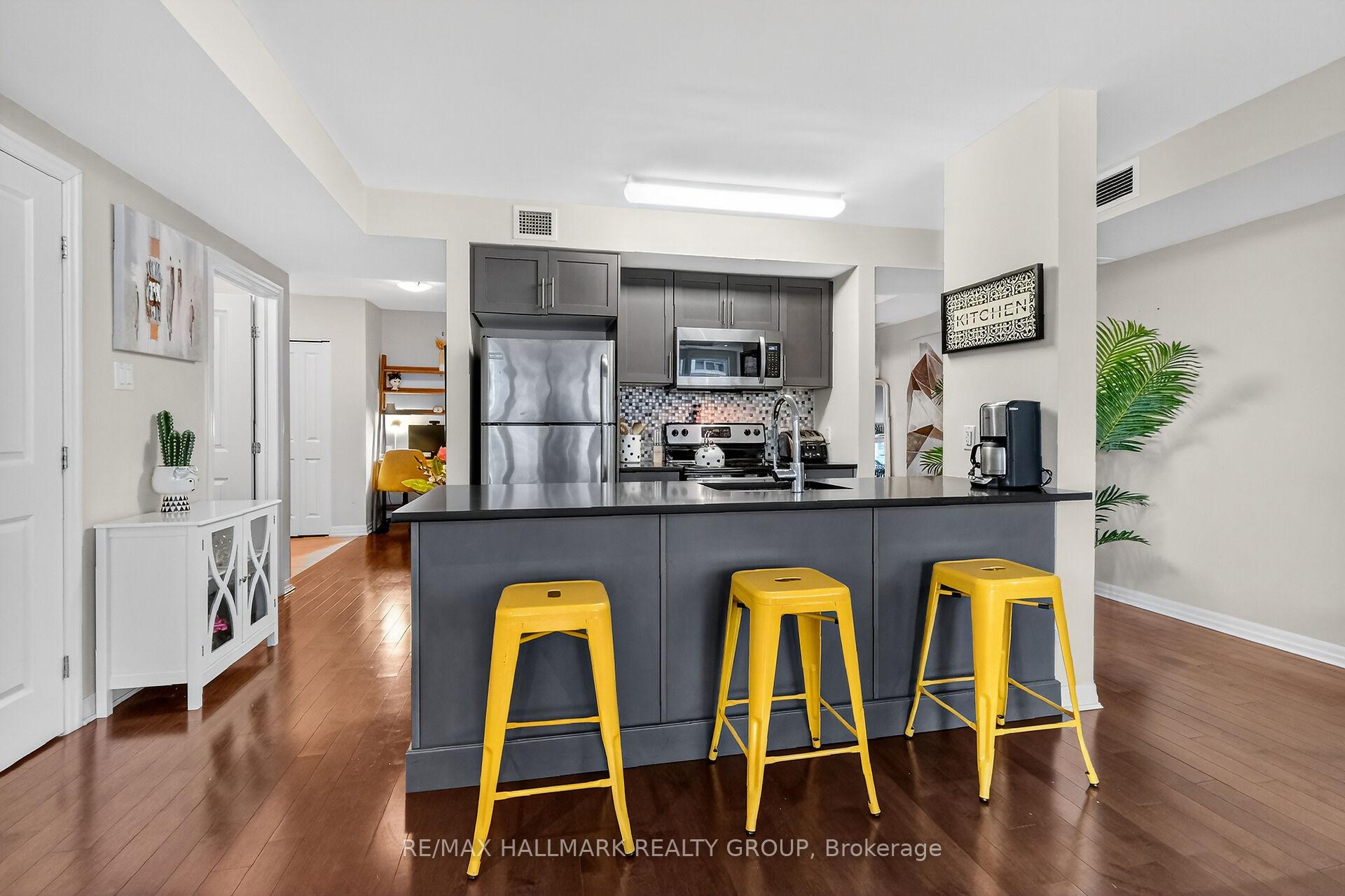 Photo 15 of Unit 206, 242 Rideau Street, Ottawa, Sandy Hill — HOMEH