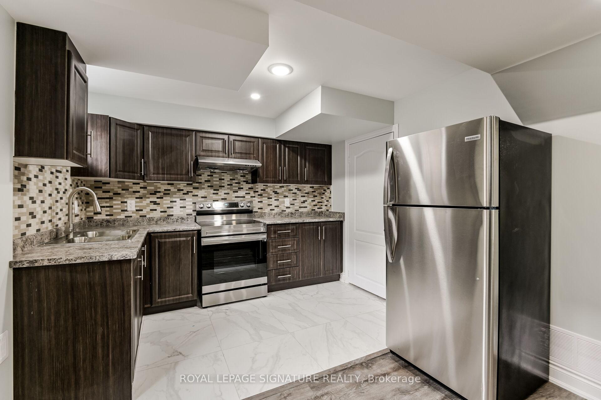 Photo 12 of 1506 Devine Point, Milton, Ford — HOMEH