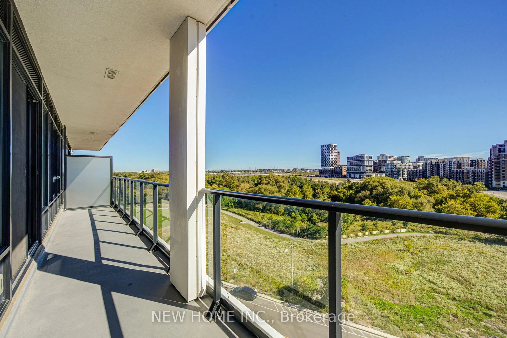 Photo 4 of Unit 802, 8 Water Walk Drive, Markham, Unionville — HOMEH