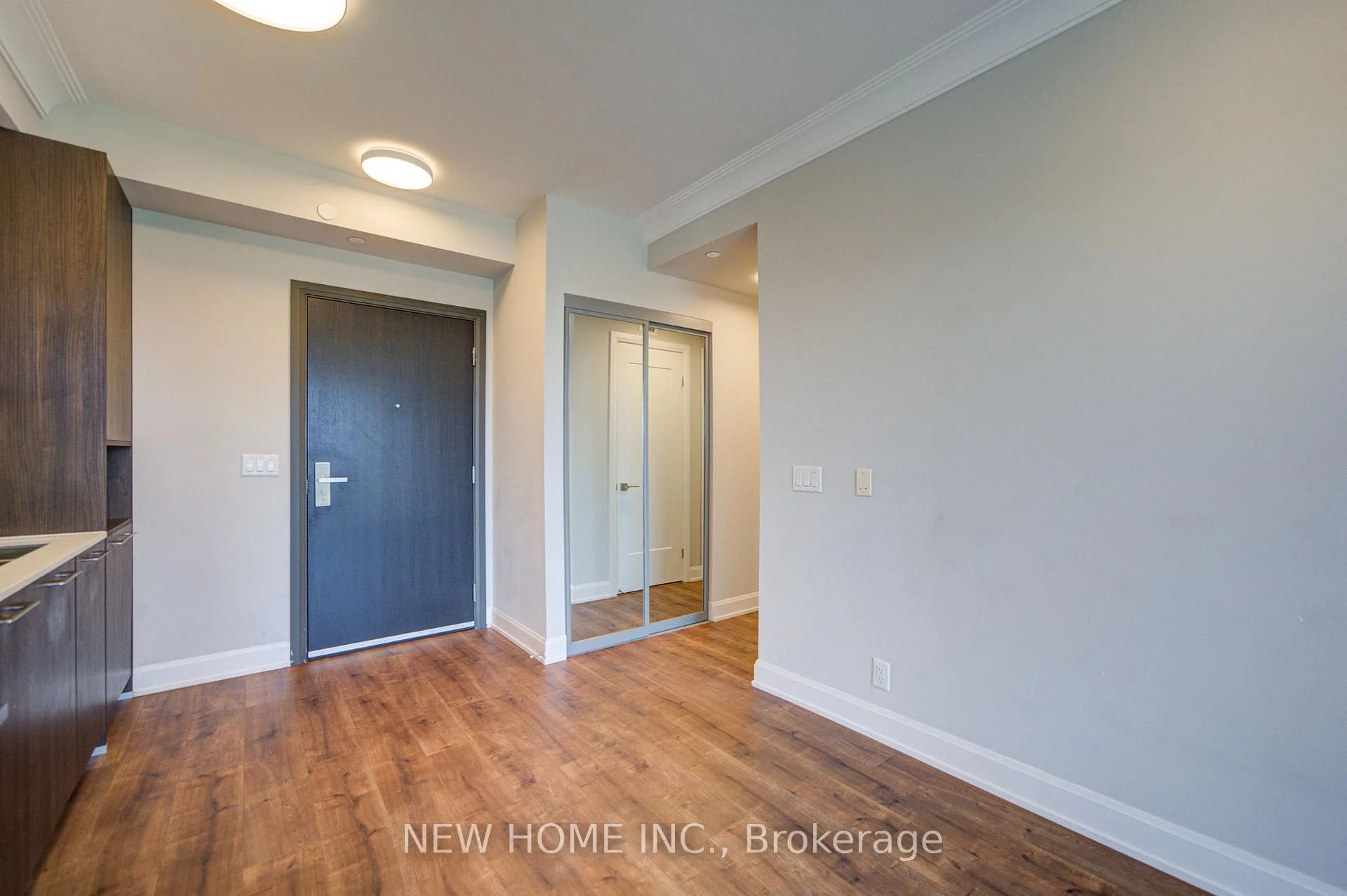 Photo 12 of Unit 802, 8 Water Walk Drive, Markham, Unionville — HOMEH