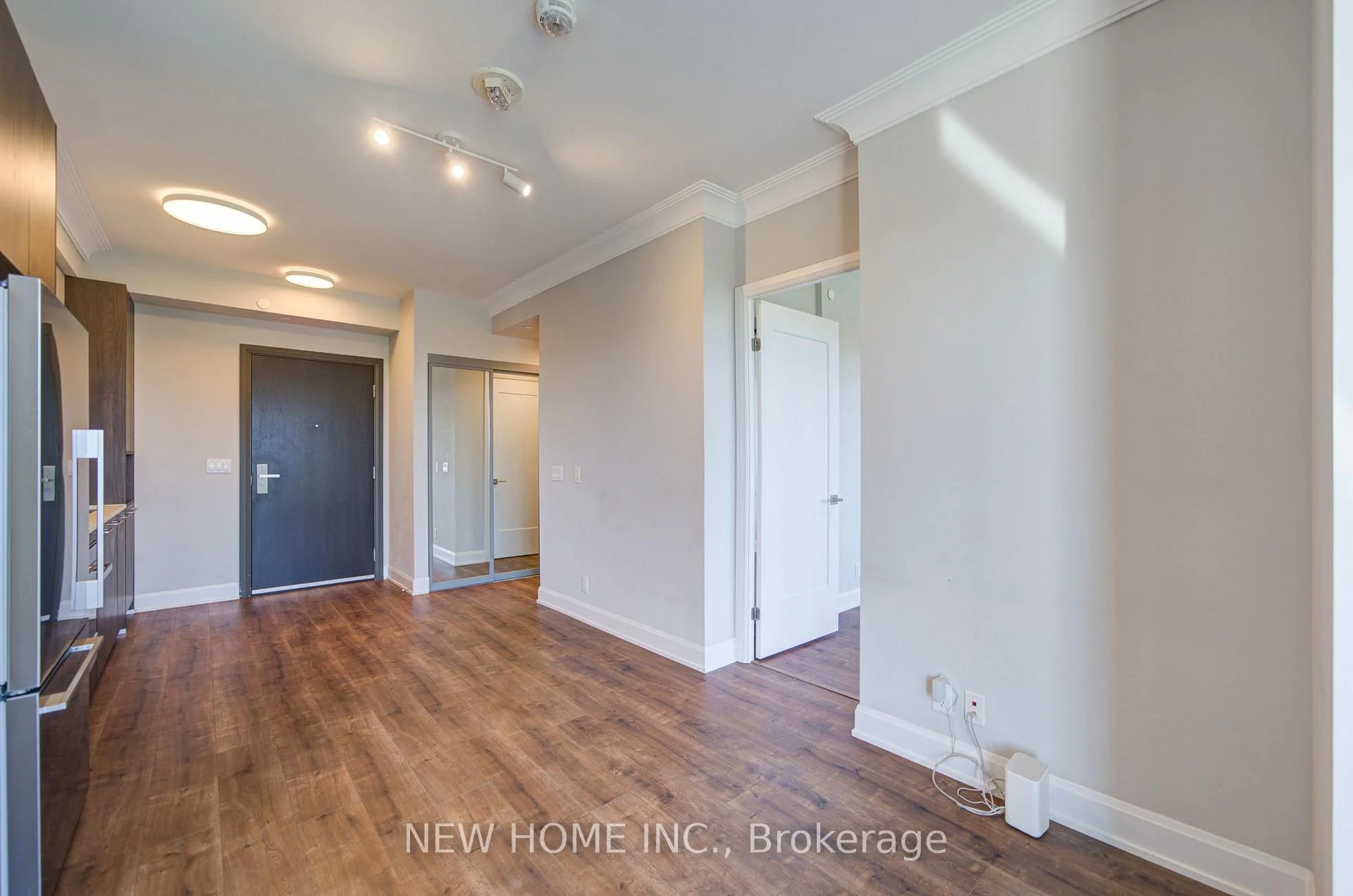 Photo 14 of Unit 802, 8 Water Walk Drive, Markham, Unionville — HOMEH