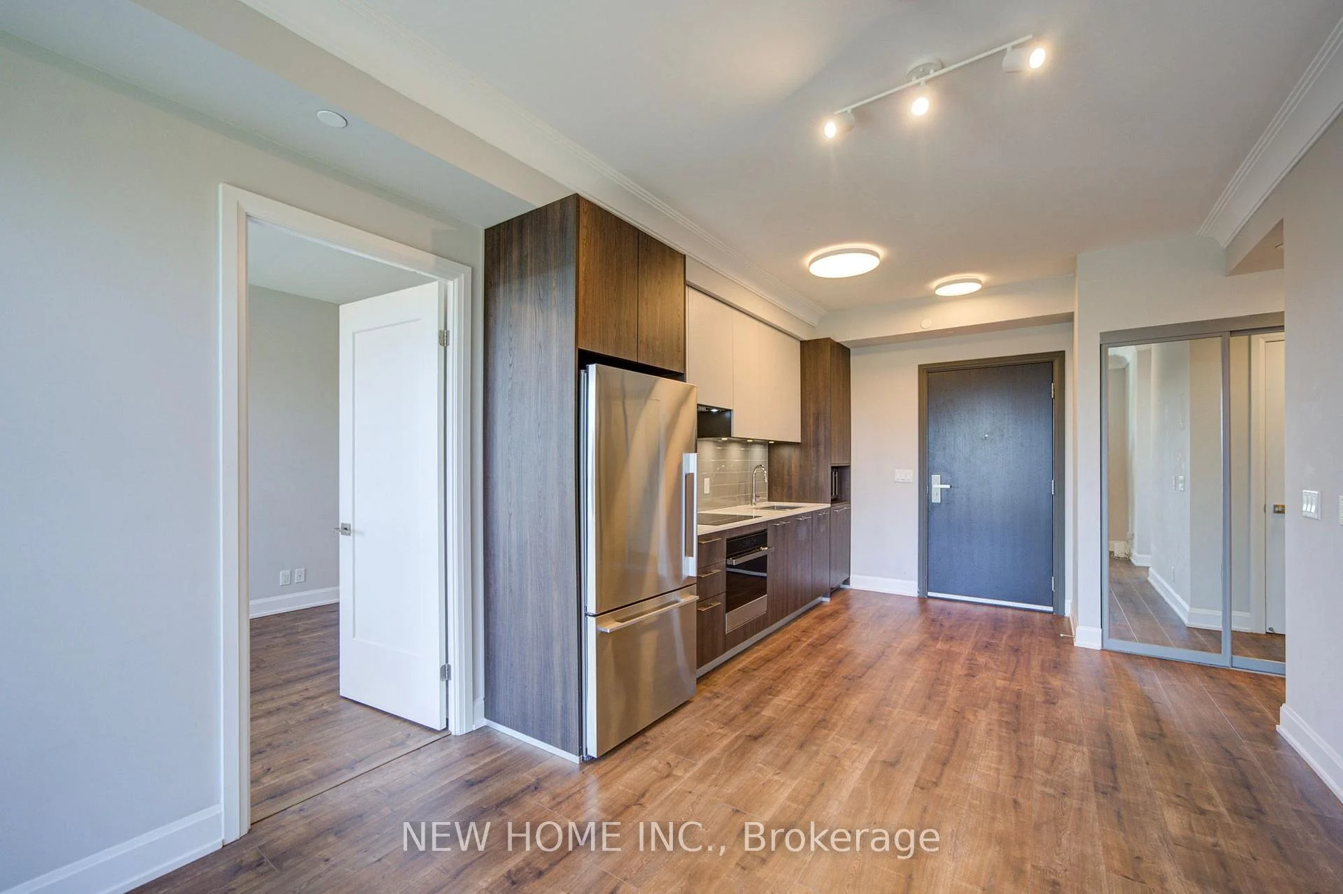 Photo 16 of Unit 802, 8 Water Walk Drive, Markham, Unionville — HOMEH