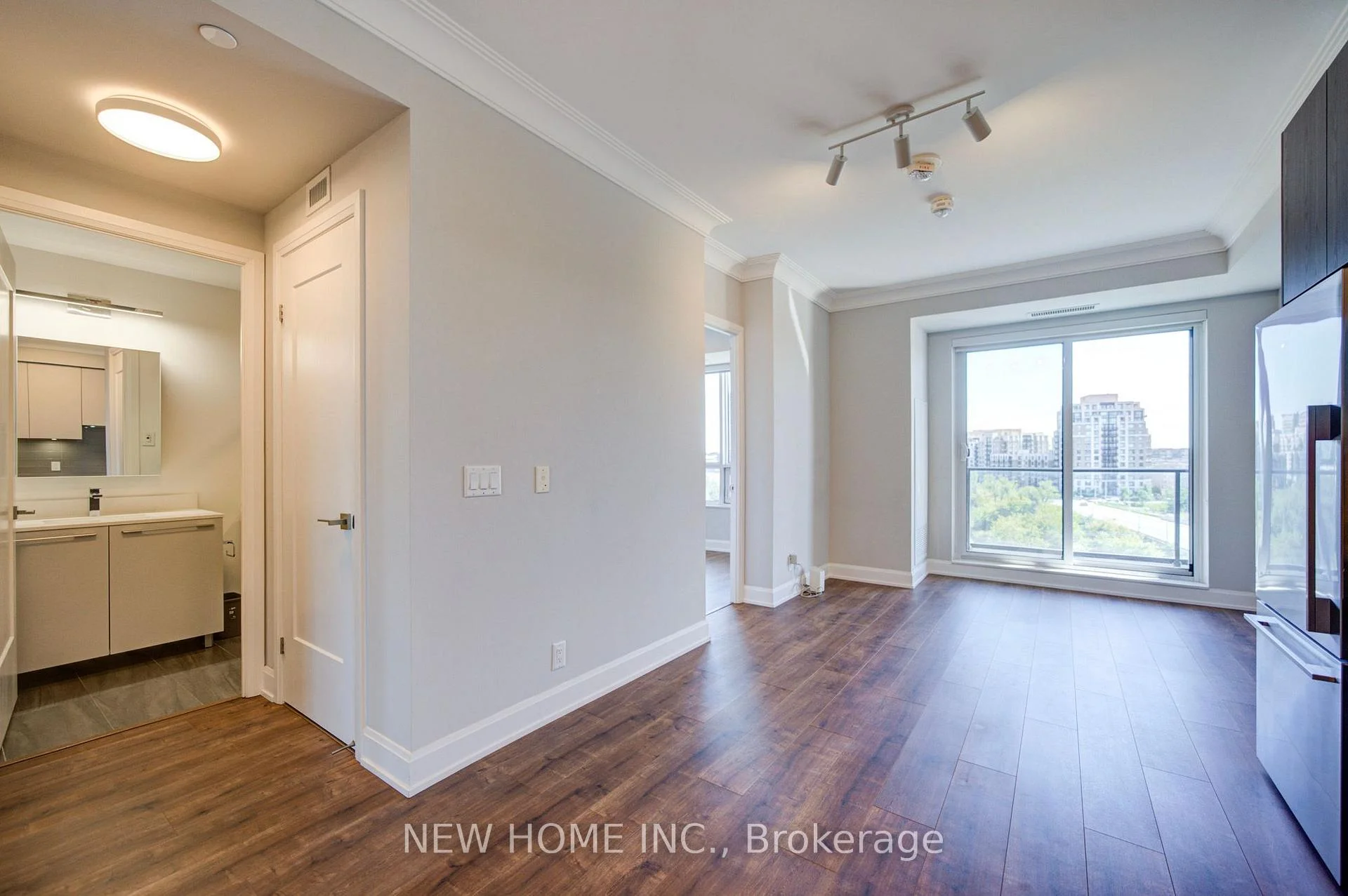 Photo 18 of Unit 802, 8 Water Walk Drive, Markham, Unionville — HOMEH