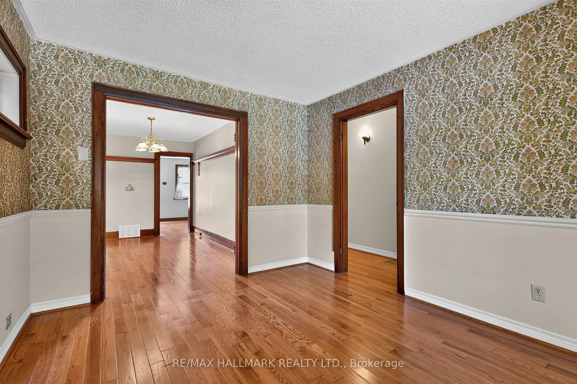 Photo 8 of 631 Lauder Avenue, Toronto, Oakwood Village — HOMEH
