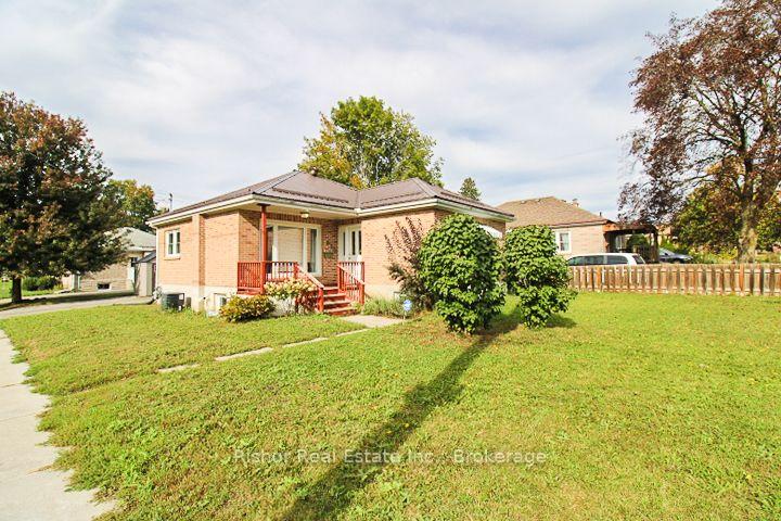 Photo 1 of 813 Rishor Crescent, Peterborough, Northcrest Ward 5 — HOMEH