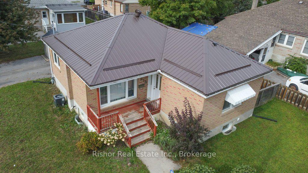 Photo 7 of 813 Rishor Crescent, Peterborough, Northcrest Ward 5 — HOMEH