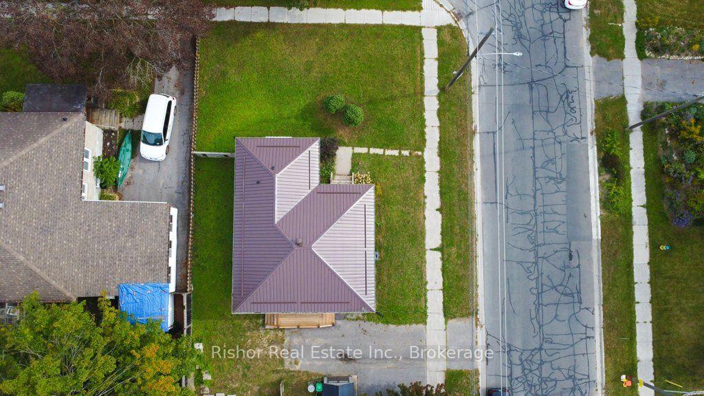 Photo 11 of 813 Rishor Crescent, Peterborough, Northcrest Ward 5 — HOMEH