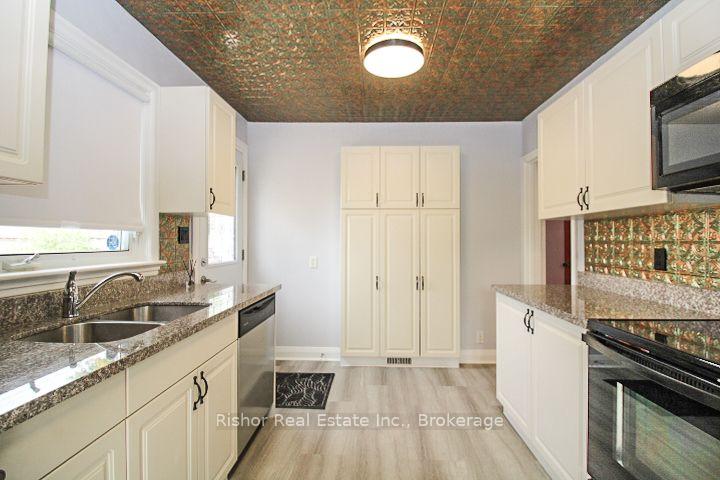 Photo 14 of 813 Rishor Crescent, Peterborough, Northcrest Ward 5 — HOMEH