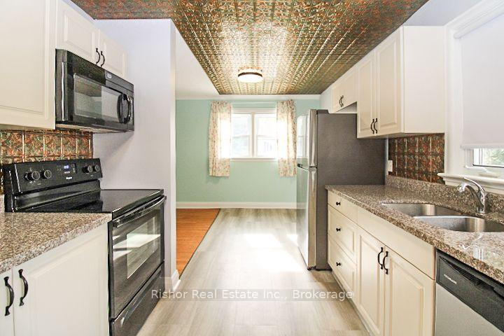 Photo 17 of 813 Rishor Crescent, Peterborough, Northcrest Ward 5 — HOMEH
