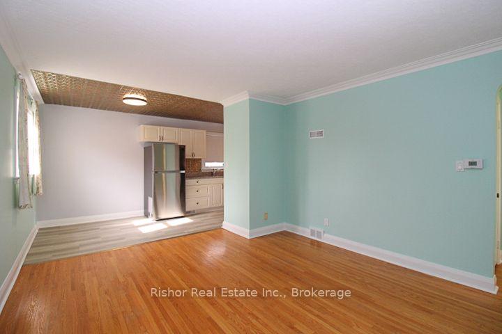 Photo 19 of 813 Rishor Crescent, Peterborough, Northcrest Ward 5 — HOMEH