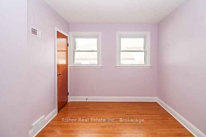 Photo 26 of 813 Rishor Crescent, Peterborough, Northcrest Ward 5 — HOMEH