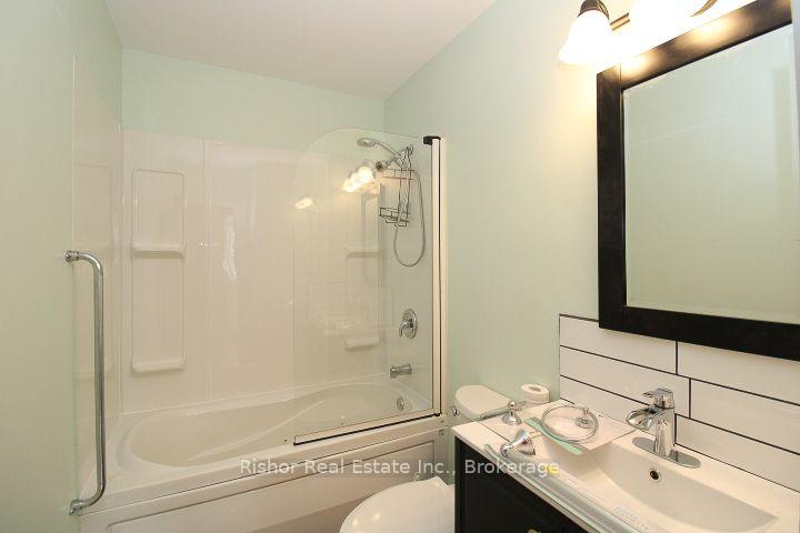 Photo 29 of 813 Rishor Crescent, Peterborough, Northcrest Ward 5 — HOMEH