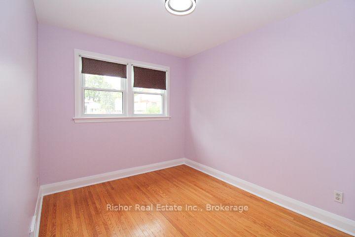 Photo 32 of 813 Rishor Crescent, Peterborough, Northcrest Ward 5 — HOMEH