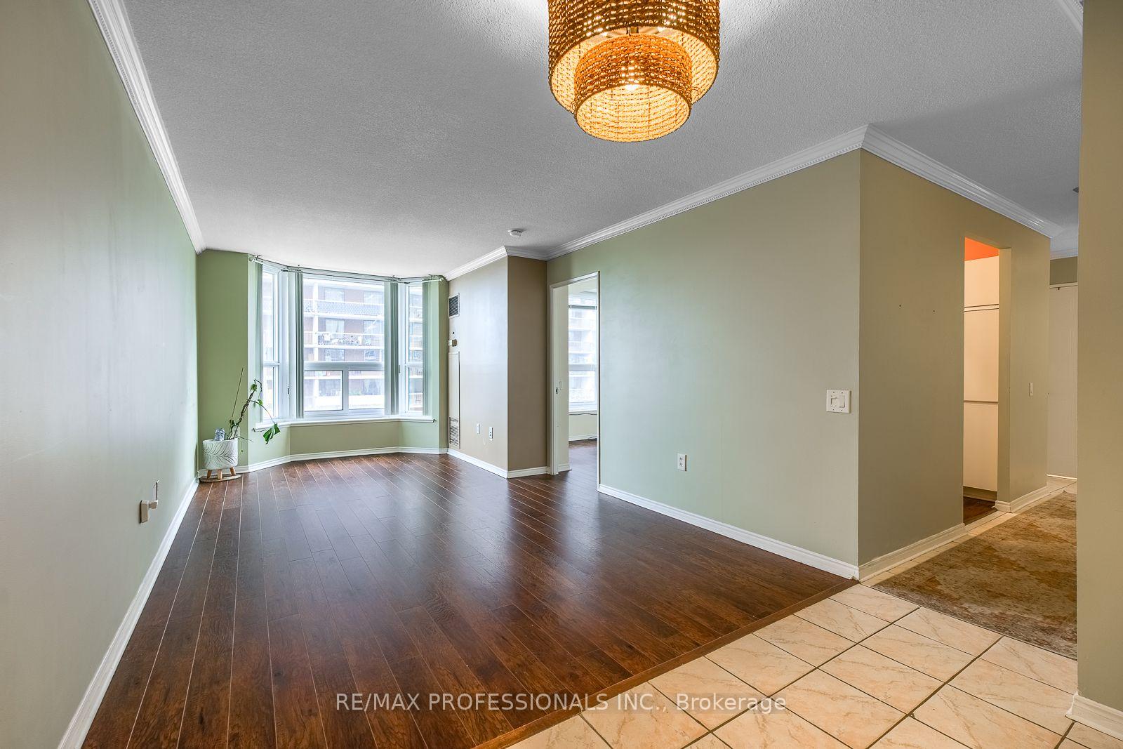 Photo 3 of Unit 207, 11 Thorncliffe Pk Drive, Toronto, Thorncliffe Park — HOMEH